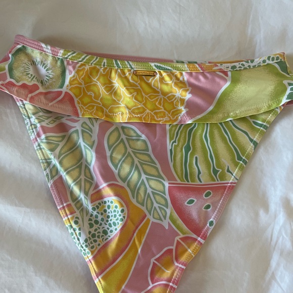 KENNY FLOWERS - Bahamas Print Banded Bottom and Underwire Bikini Top - Picture 6 of 10